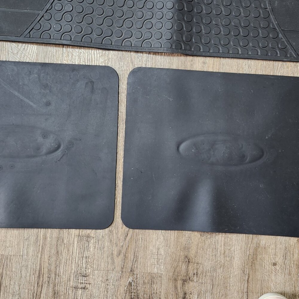 Ford rubber floor mats runner/2 sqaure ones - Picture 6 of 12